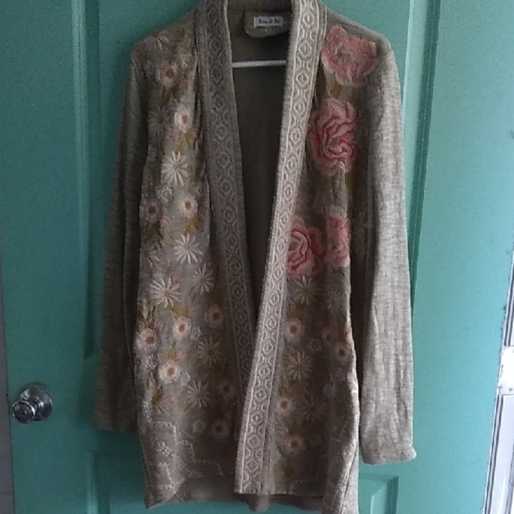 Floral Embroidered Women's Cardigan Sweater